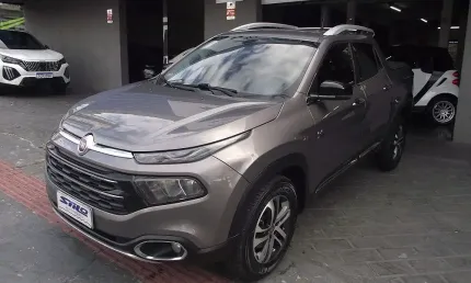 Fiat toro volcano 2.0 4x4 automático + borboleta turbo diesel 2017/2018 cinza