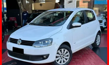 Fox 1.0 mi total flex completo 2014 c/ manual e chave copia financia 100%