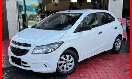 Onix joy 1.0 flex 2019 baixo km excelente para aplicativo uber/99 financia 100%