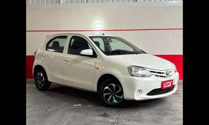 Toyota etios hb x 2014