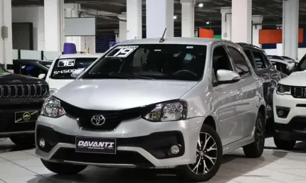 Toyota etios hatch flex automático