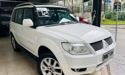 Mitsubishi pajero tr4 2.0 16v 4x2 (flex) (aut) 2012