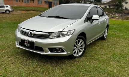 Honda civic lxs 1.8 automático 2013