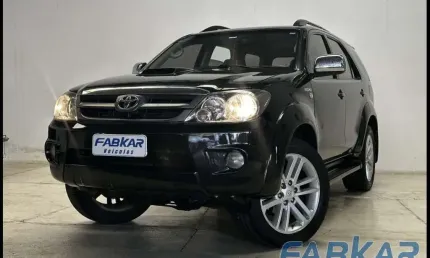 Toyota hilux sw4 srv d4-d 4x4 3.0 tdi dies. aut