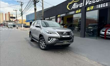 Toyota hilux sw4 2.8 srx 4x4 7 lugares 16v turbo intercooler - 2019/2019