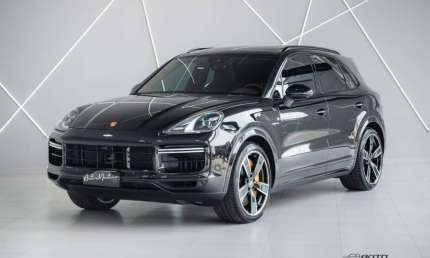 Porsche cayenne turbo s e-hybrid 4.0 v8 680cv