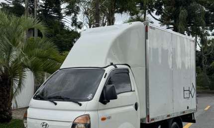 Hr 2.5 tci diesel com bau 2013