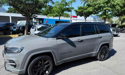 Jeep commander 2025 2.0 hurricane 4 turbo gasolina blackhawk at9