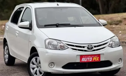 Toyota etios hb x 2015