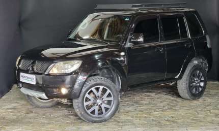Mitsubishi pajero tr4 2.0/ 2.0 flex 16v 4x4 aut.  - preta - 2010/2011