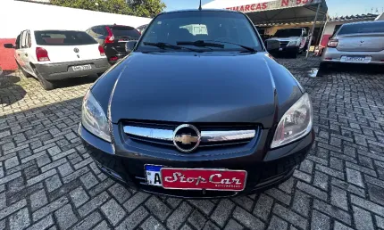 Carro bonito pelo ano 