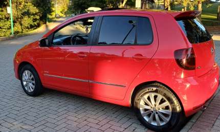 Fox prime 1.6 edição limitada com teto solar. completo, carro revisado.