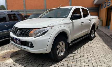 Mitsubishi l200 triton  gl 4x4 manual 22/23