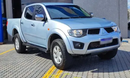 Mitsubishi l200 triton 3.2 hpe 4x4 cd 16v turbo intercooler diesel 4p manual