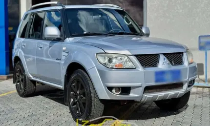Mitsubishi pajero tr4 2.0 4x4 16v 140cv flex 4p automático