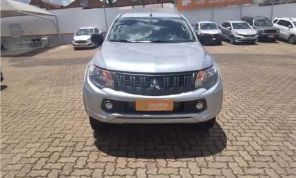 Mitsubishi l200 triton 2023 2.4 16v turbo diesel gl cd 4x4 manual