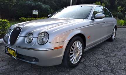 Jaguar s-type  r