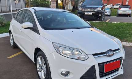 Focus hatch impecável