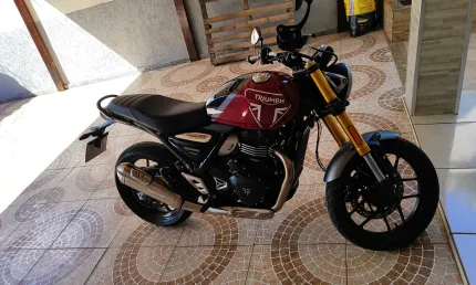 Moto triumph 400 x ano 2024 na cor vermelha 