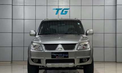 Mitsubishi pajero tr4 2.0 4x2 16v 140cv flex 4p automático - prata - 2012/2013