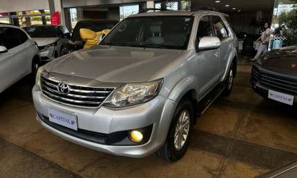Toyota hilux sw4 2.7 sr 4x2 16v flex 4p automático - prata - 2012/2013