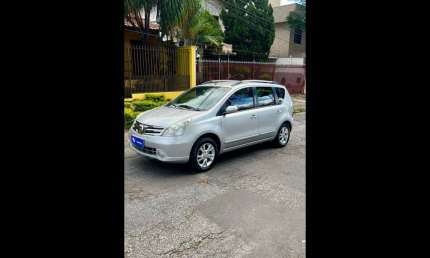 Nissan livina grand sl 1.8 16v flex fuel aut.