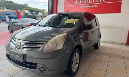 Nissan livina flex automático