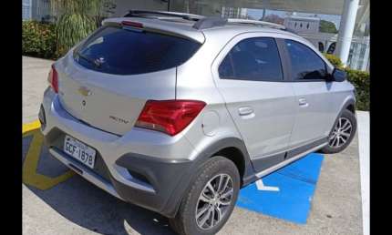 Chevrolet onix flex automático