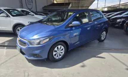 Onix hatch lt 1.0 8v flex completo 2019 troco e financio