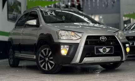 Toyota etios cross 1.5 flex completo financia e troca 