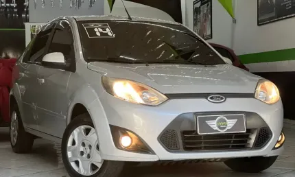 Ford fiesta sedan 1.6 rocam completo financia e troca