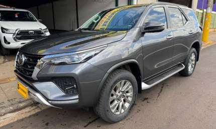 Toyota hilux sw4 2.8 d-4d turbo diesel srx 7l 4x4 automático