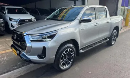 Toyota hilux 2.8 d-4d turbo diesel cd srx limited 4x4 automático