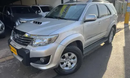 Toyota hilux sw4 3.0 srv 4x4 7 lugares 16v turbo intercooler diesel 4p automático