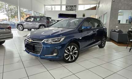 Chevrolet onix hatch prem. 2