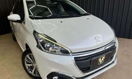 Peugeot 208 griffe at 2017