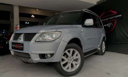 Mitsubishi pajero tr4 flex automático