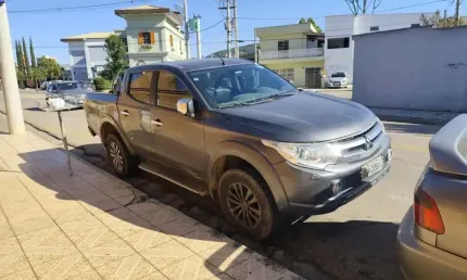 Mitsubishi l200 triton diesel automático