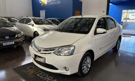 Toyota etios 1.5 sd xls 2015