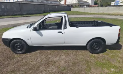 Ford courier 1.6 l bem tratada 