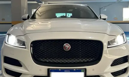 Jaguar fpace 2.0  branco, ano 2017 com teto solar  - itapema, sc
