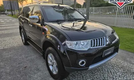 Mitsubishi pajero dakar 2013 3.5 hpe 7 lugares 4x4 v6 24v flex 4p automático