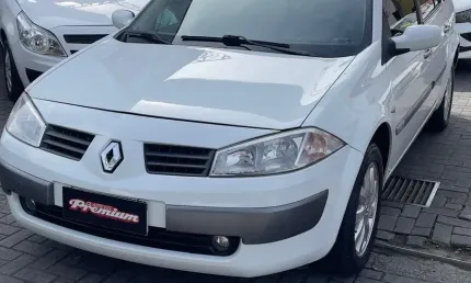 Mégane grand tour dynamique  2012 1.6 16v (manual) perua média com foco em espaço, conforto e custo-