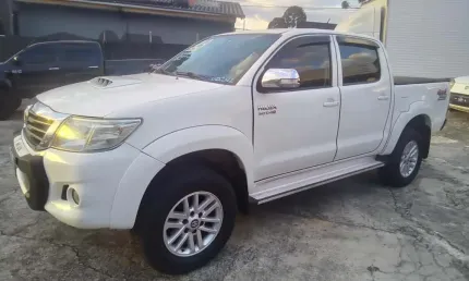 Toyota hilux cd4x4 srv 2013