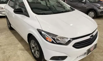 Chevrolet onix plus 1.0  joy black manual 2021