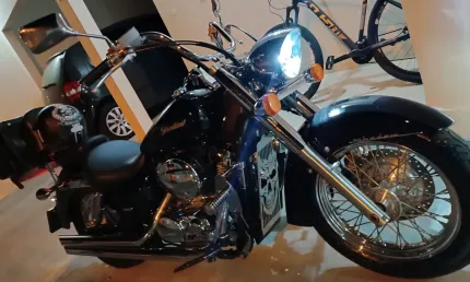 Sem detalhes, impecável, moto de baixo  km.