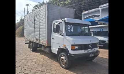 Mercedes-benz 709 4x2 2p 1990