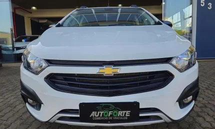 Chevrolet onix 1.4mt activ - branca - 2017/2018