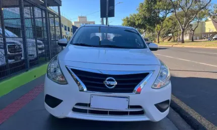 Nissan versa 16 sv 2020