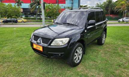Mitsubishi tr4 4x4 2013